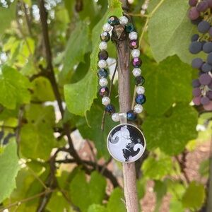 Elegant Multicolor Beaded Bracelet with Artistic Pendant